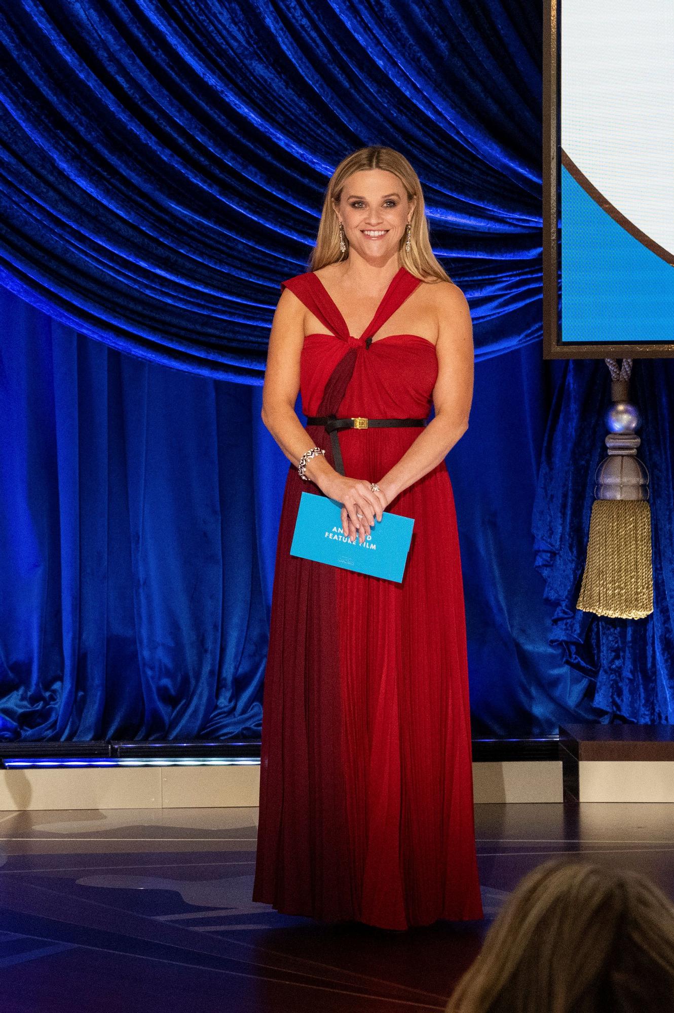 Reese Whitherspoon presentó uno de los premios de la gala.