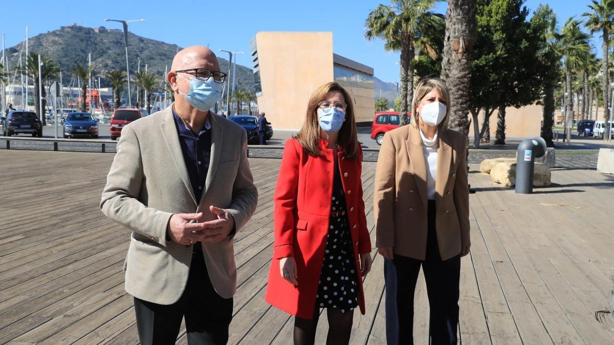 Manuel Padín, Ana Belén Castejón y Noelia Arroyo durante las jornadas de COEC, esta mañana.