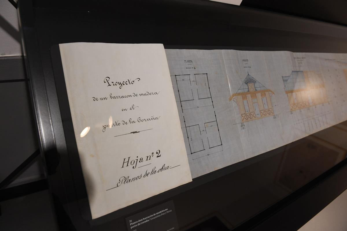 Arquivo do Reino de Galicia, exposición 250 aniversario: Planos da obra du edificio do Porto da Coruña.