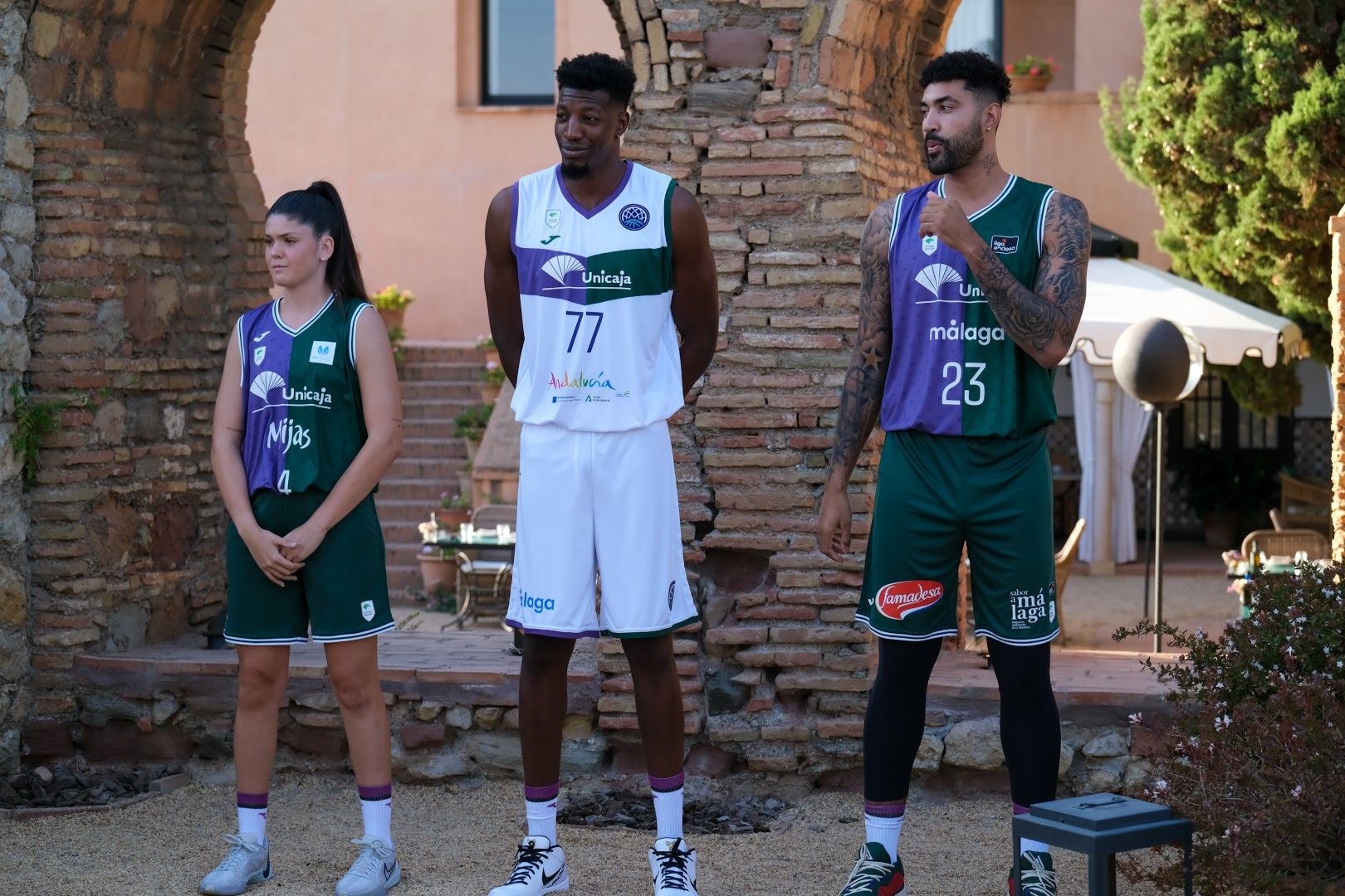 El Unicaja presenta su nueva equipación para la temporada 2023 - 2024