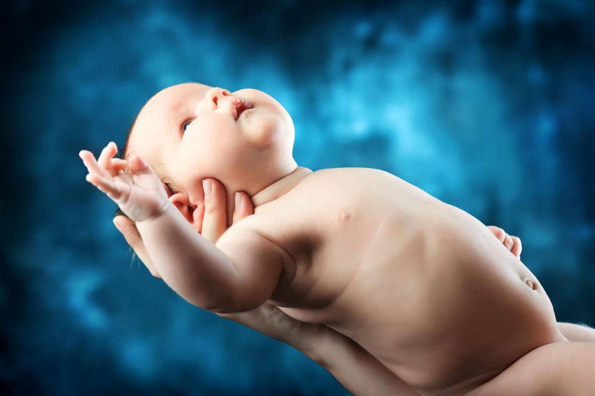 Expertos del Clínic y Sant Joan de Déu proyectan crear placenta artificial para bebés prematuros. En la foto, un bebé recién nacido.
