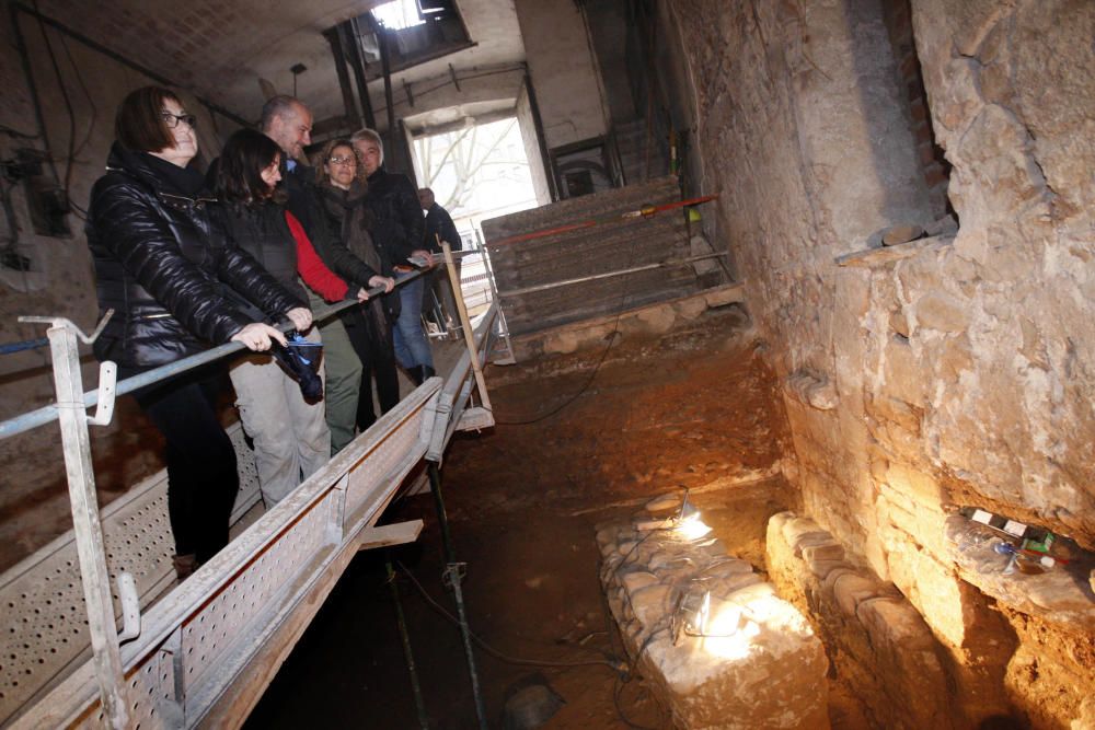 Troben tombes romanes a l''antic Hospital dels Cape