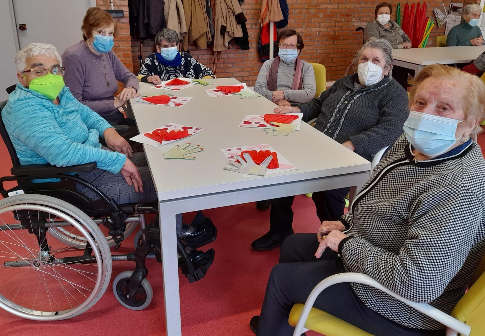 Algunas de las usuarias en la remozada escuela infantil de Monte da Vila.