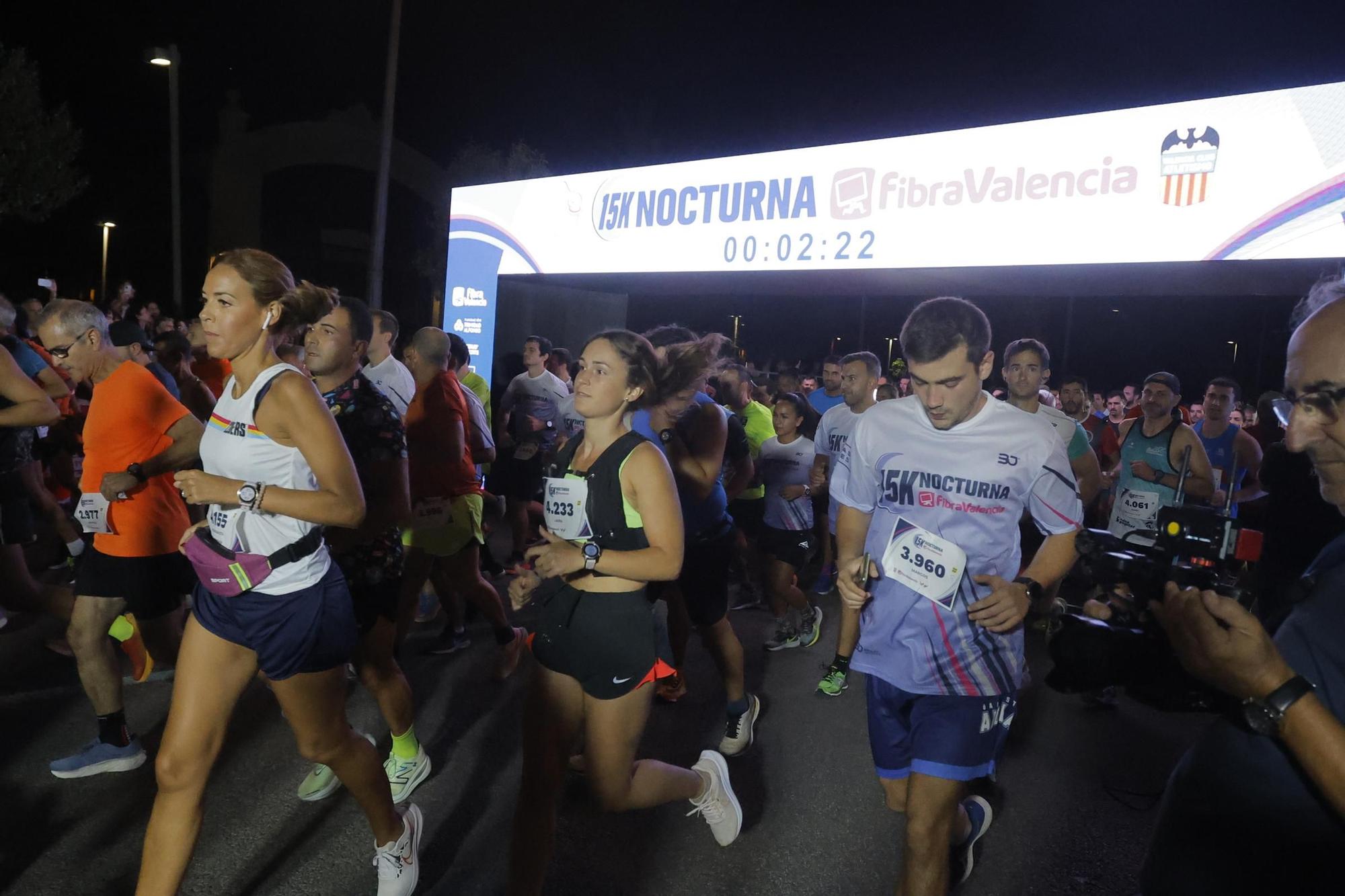 Más de 9.000 participantes toman la salida de la 15K Nocturna Valencia 2023