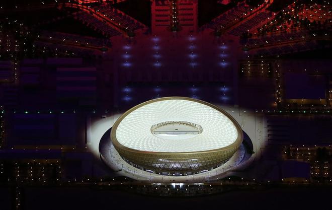 Esta foto realizada por el Supreme Committee for Delivery and Legacy muestra la maqueta del Estadio Lusail para el Mundial 2022 durante una presentación realizada en Doha