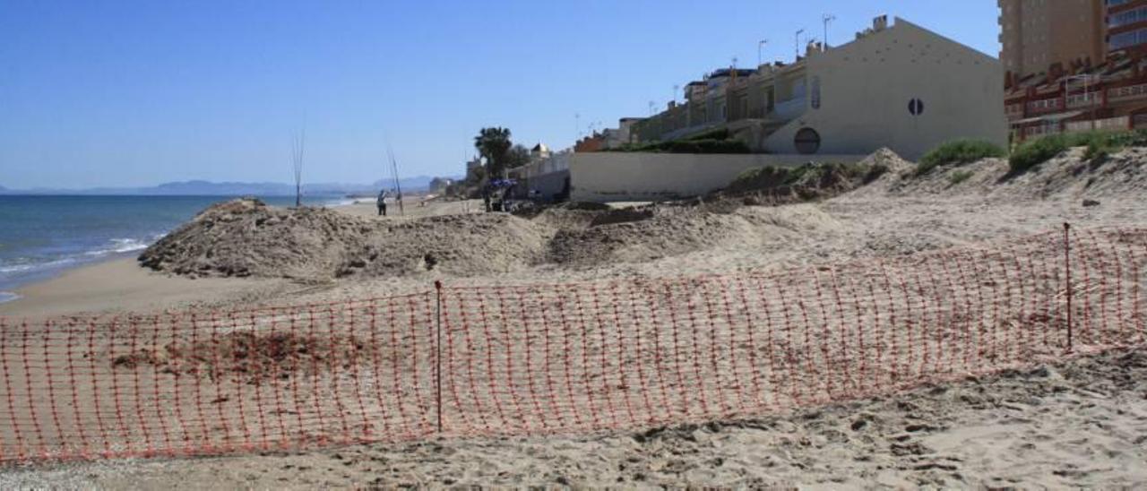 Costas inicia en Semana Santa el aporte de arena a la playa de la Goleta de Tavernes