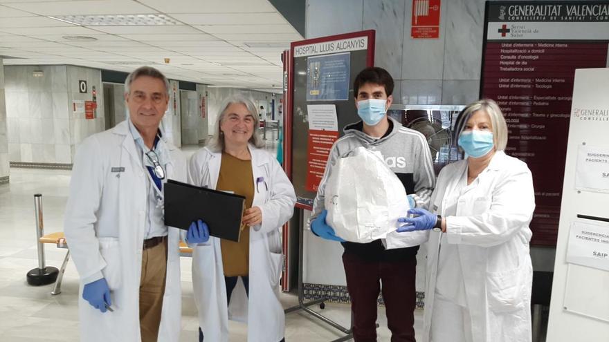 El Hospital de Xàtiva instaura un protocolo para hacer llegar objetos personales a los pacientes en aislamiento