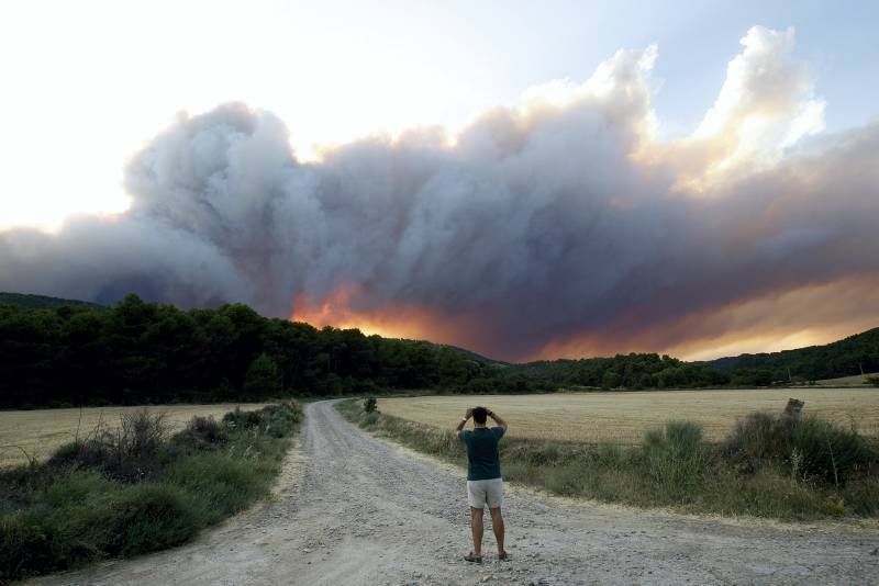 Fotogalería del incendio en el término de Luna en las Cinco Villas