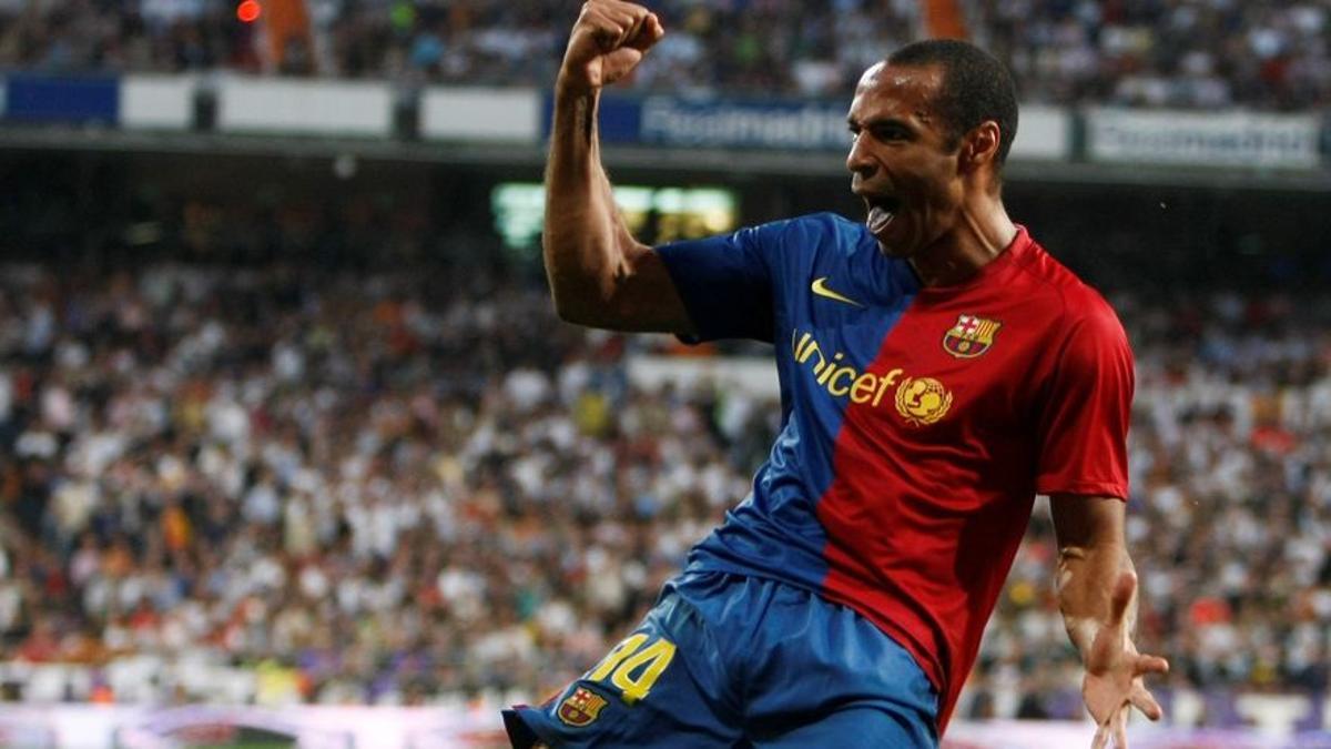 Henry celebra uno de los dos goles que anotó en el 2-6 del Bernabéu.