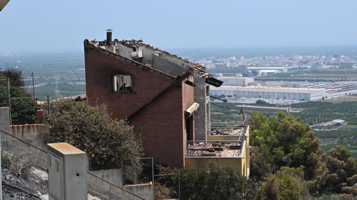 Casa quemada por el incendio en La Vilavella.