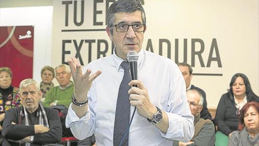 Patxi López defiende en Mérida un PSOE «fuerte y ganador ante la derecha»