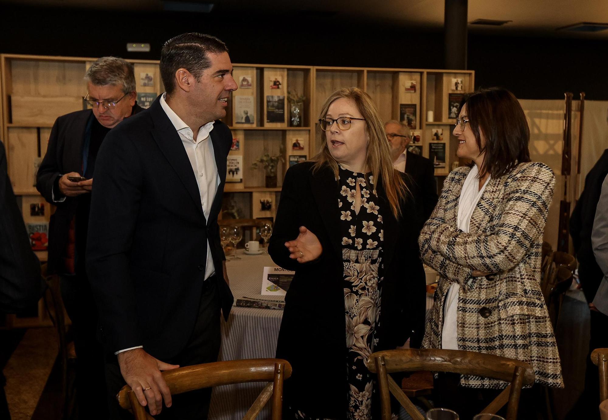 Foro Cívica y Club Información en el Restaurante Maestral