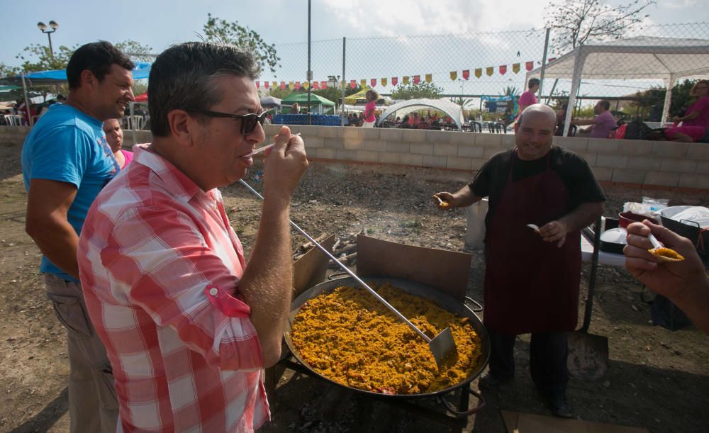 Las fiestas tradicionales celebran su jornada de convivencia con concurso de paellas, chocolatada y juegos infantiles