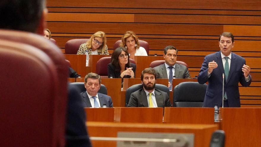 El presidente de la Junta de Castilla y León Alfonso Fernández Mañueco en el Pleno de las Cortes