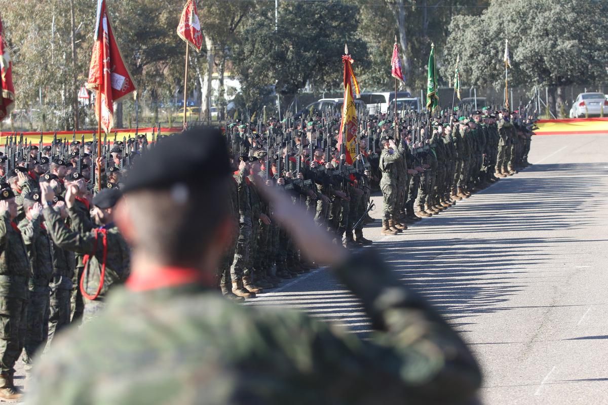 Parada militar de la Brigada Guzmán el Bueno X en Cerro Muriano