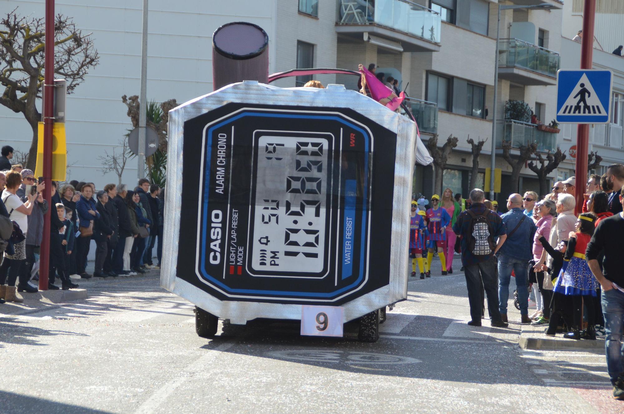 L'Escala vibra amb una rua de carnaval carregada d'imaginació