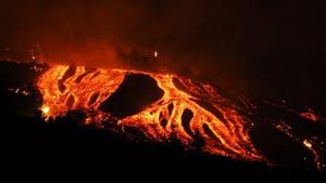 L’implacable pas per La Palma de la lava