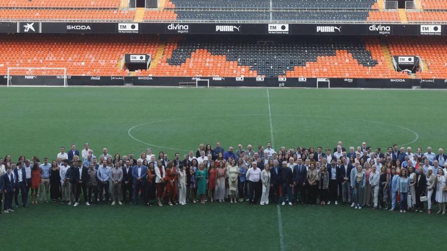 Mestalla reúne a un siglo de atletismo