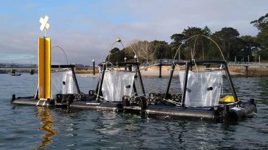 El laboratorio flotante, frente a Toralla.