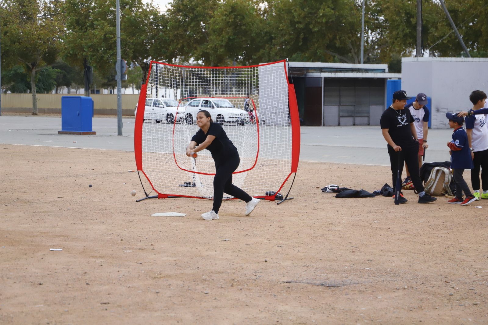 El béisbol une a cordobeses y migrantes en el club Kyrios