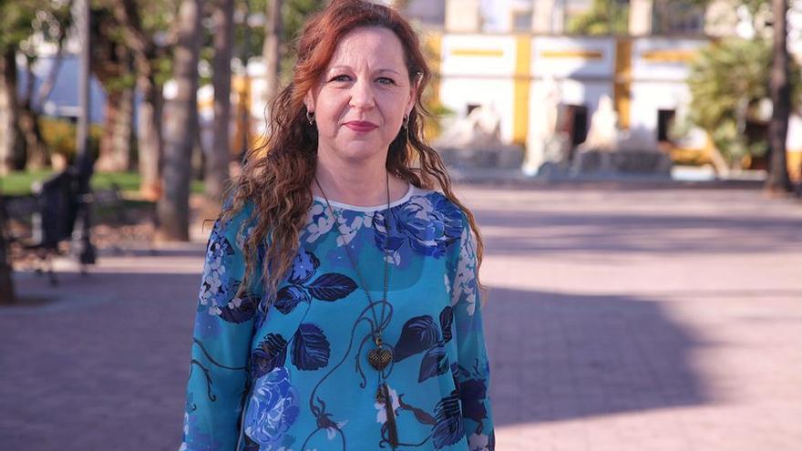 ‘De la sonrisa para adentro’: el nuevo poemario de la montillana Sole Raya