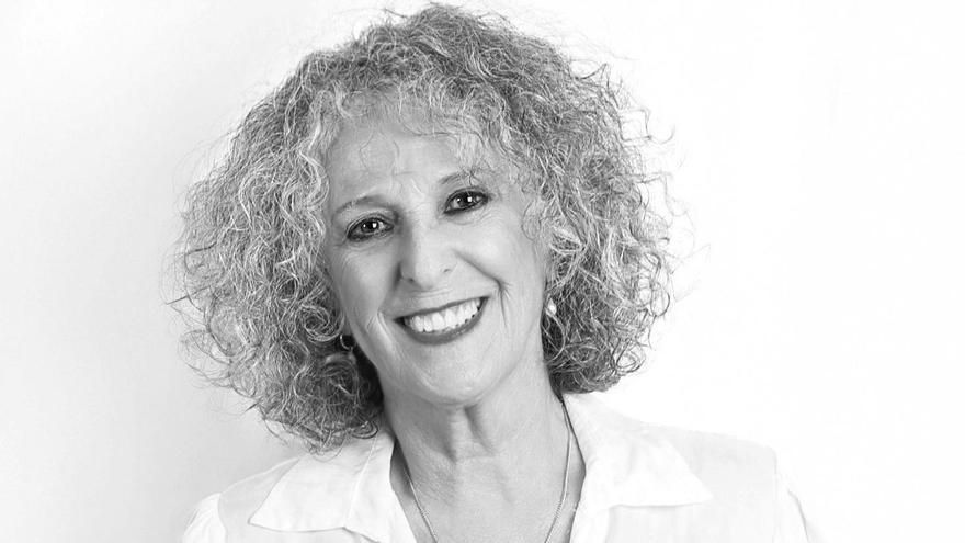 Entre la filosofía y el psicoanálisis, y a partir del estudio de los nuevos fenómenos culturales, Lola López Mondéjar despliega en su libro 'Sin relato' una cartografía de la reducción de la capacidad narrativa