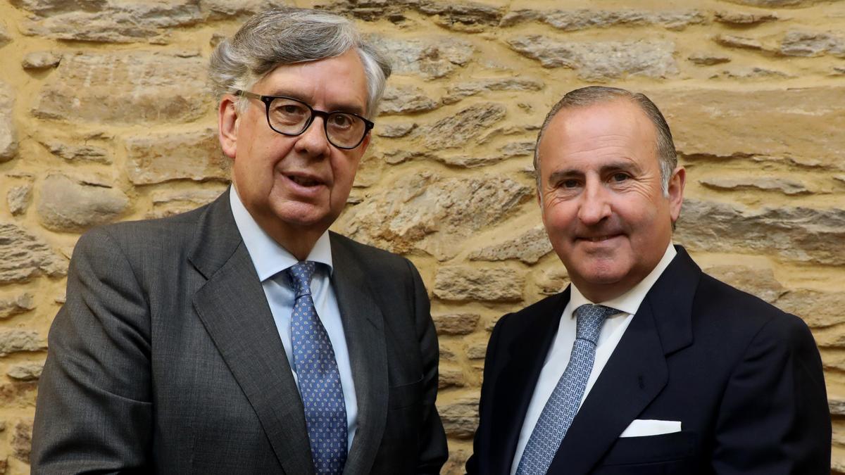 Pablo Junceda, Director General de Sabadell Gallego y Juan Manuel Vieites Presidente de la CEG, en la presentación del nuevo TPV Smart.