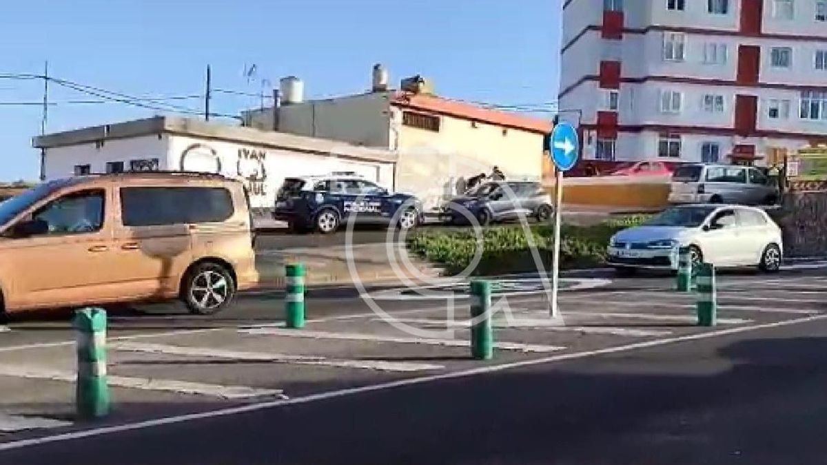 La Policía en el lugar del crimen, en el barrio de San José de Las Longueras.