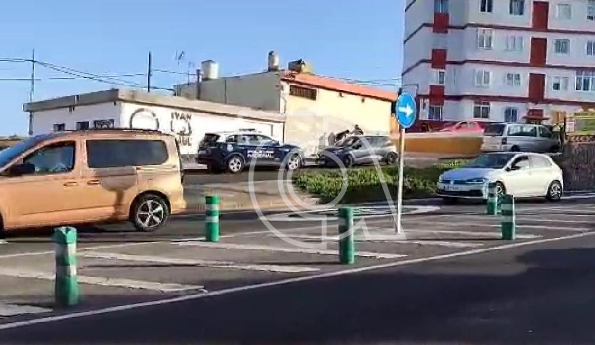 La Policía en el lugar del crimen, en el barrio de San José de Las Longueras.