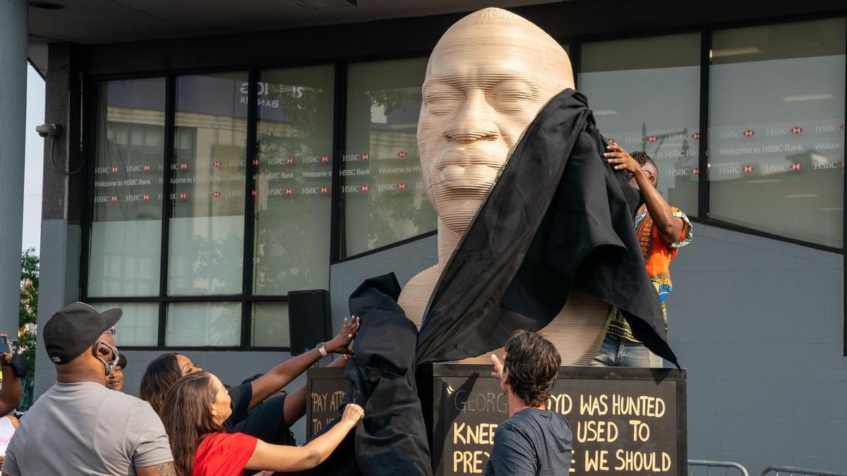 Estatua de George Floyd en Brooklyn.