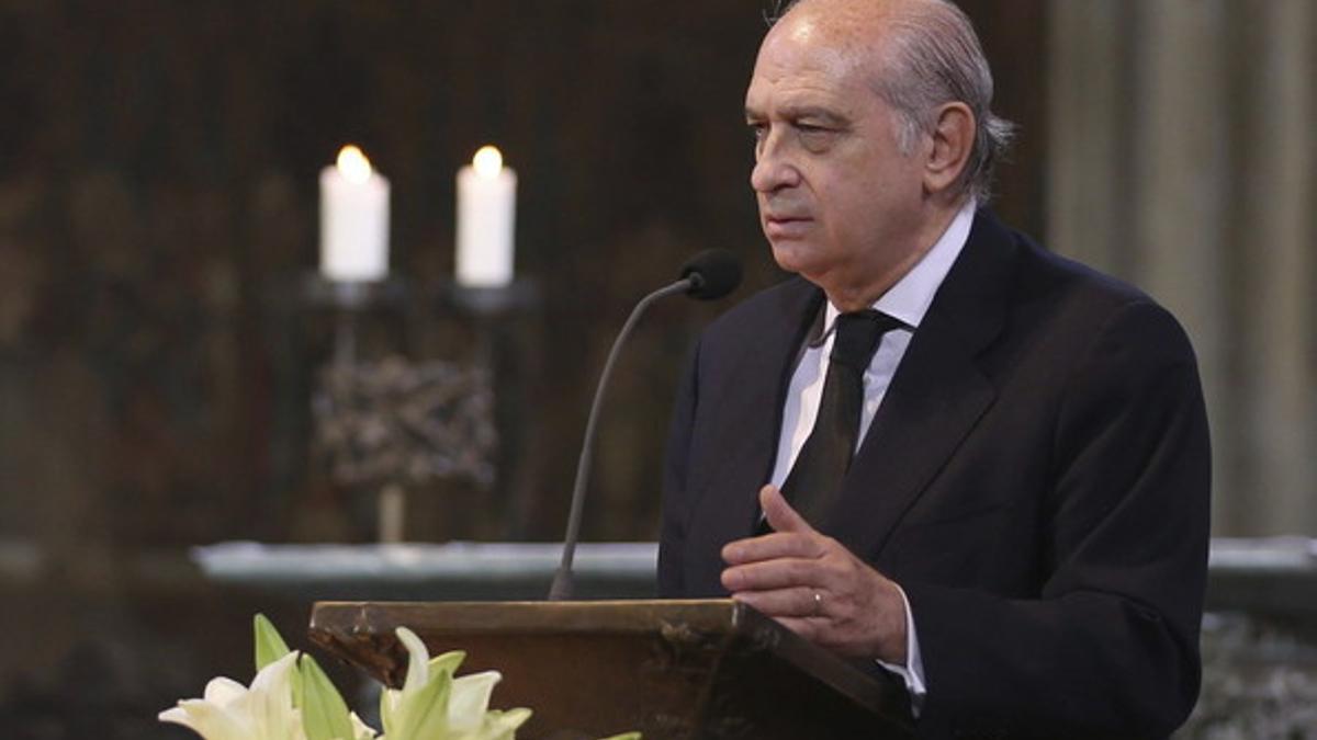 El ministro del Interior español, Jorge Fernandez Díaz, durante el funeral de Estado en memoria de las víctimas de Germanwings celebrado en Colonia