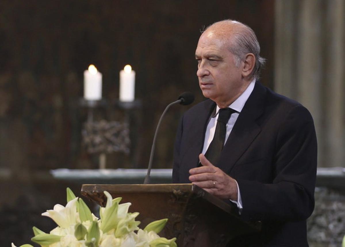 El ministre de l’Interior espanyol, Jorge Fernandez Díaz, durant el funeral d’Estat en memòria de les víctimes de Germanwings celebrat a Colònia.