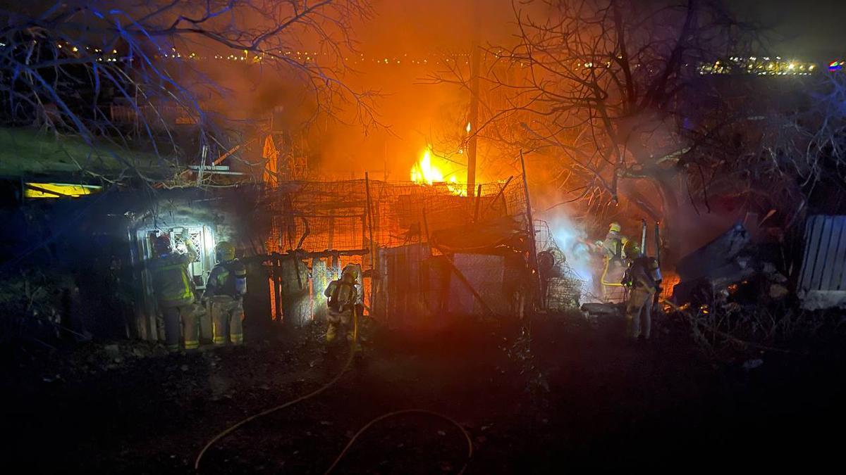 Incendio en una chabola en el Pla de Besòs