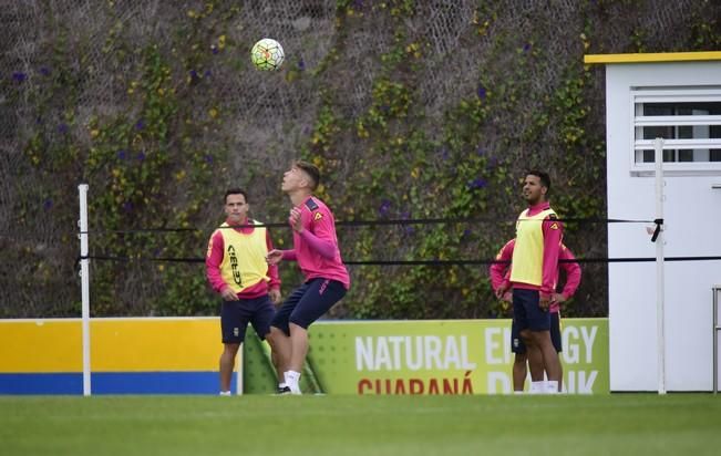 Entrenamiento UD LAS PALMAS en Barranco Seco ...