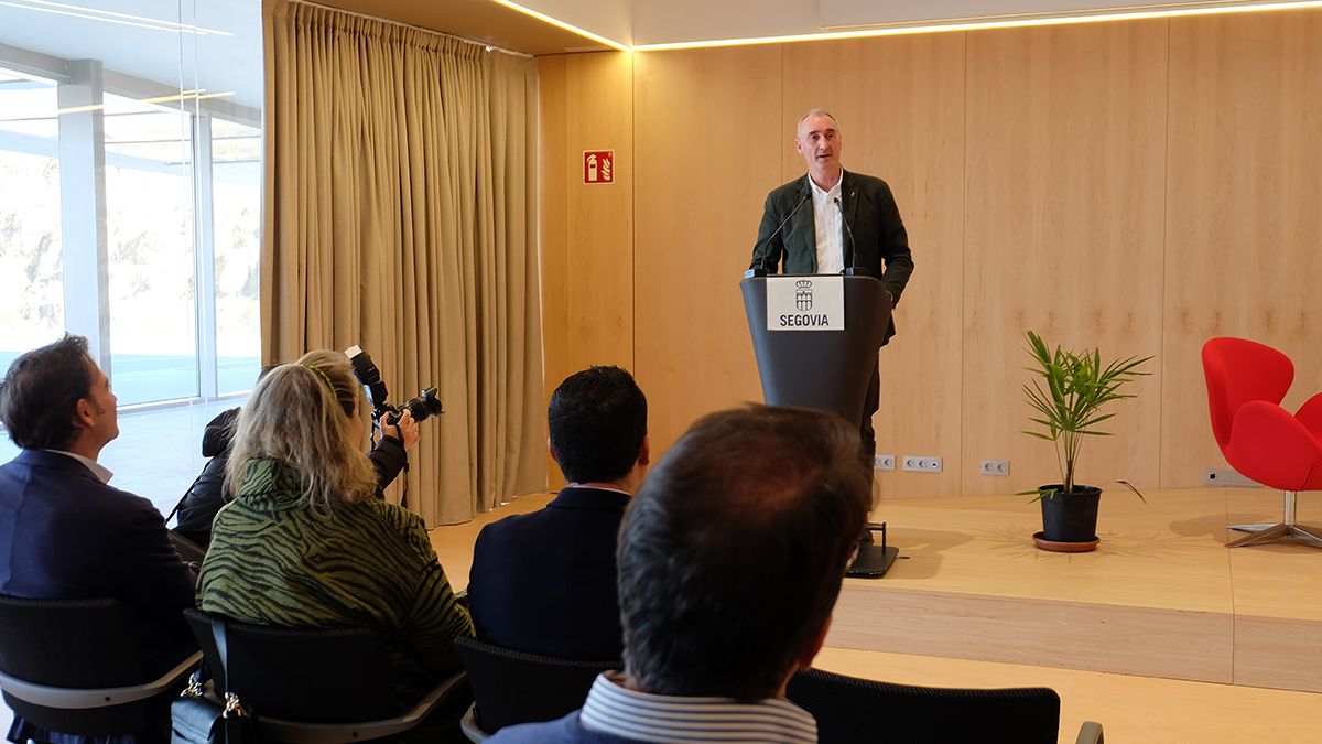 El alcalde José Mazarías durante su intervención.