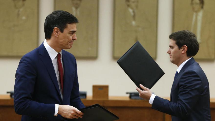 Sánchez y Rivera el día que firmaron su acuerdo.