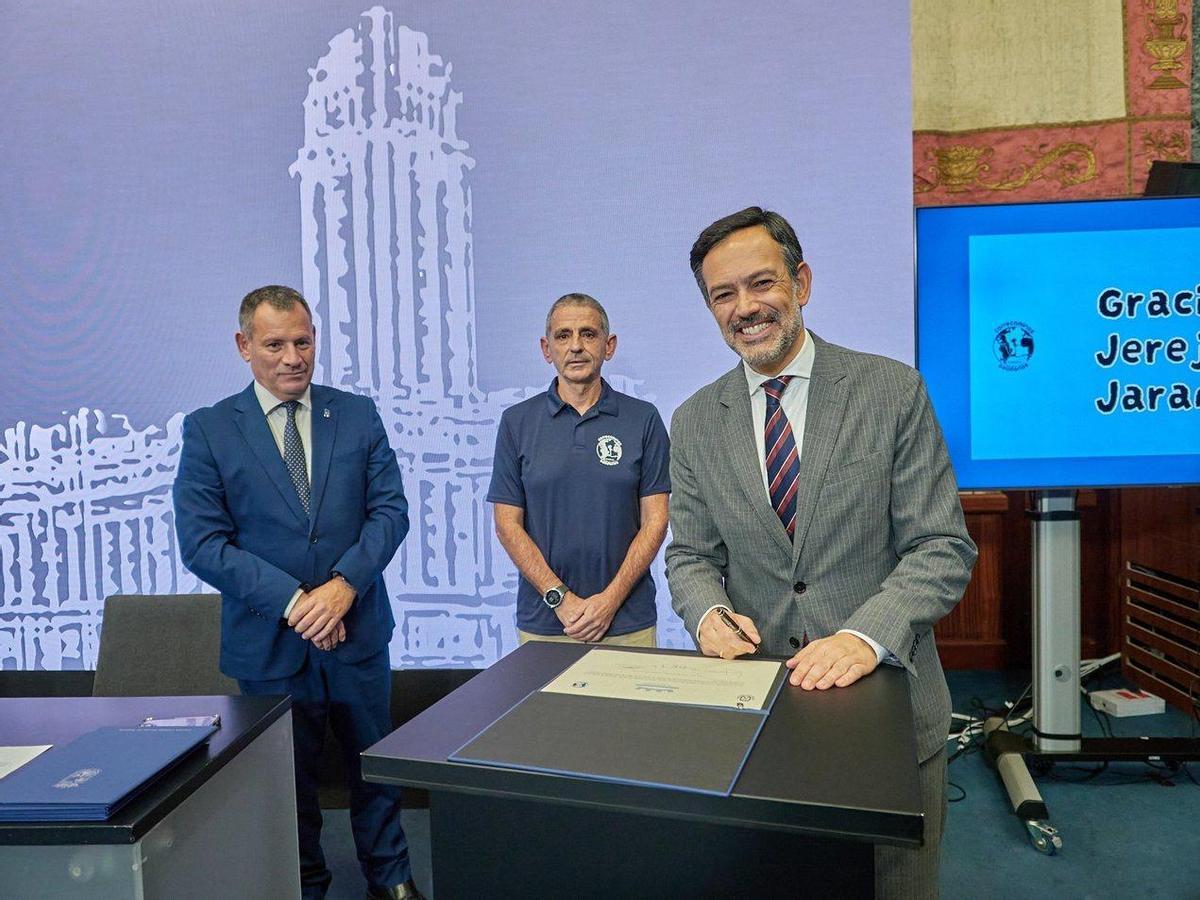 El vicepresidente del Cabildo, Lope Afonso, y el director insular, Pedro González