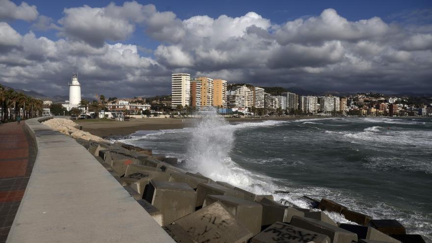 Málaga activa el plan de emergencia por el aviso naranja por fenómenos costeros
