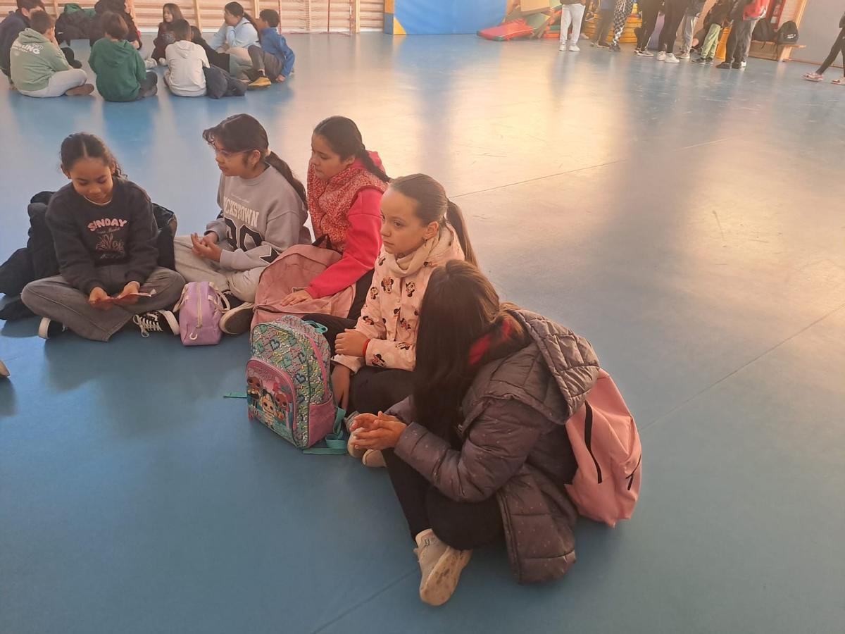 Los participantes, en dinámica de grupos.