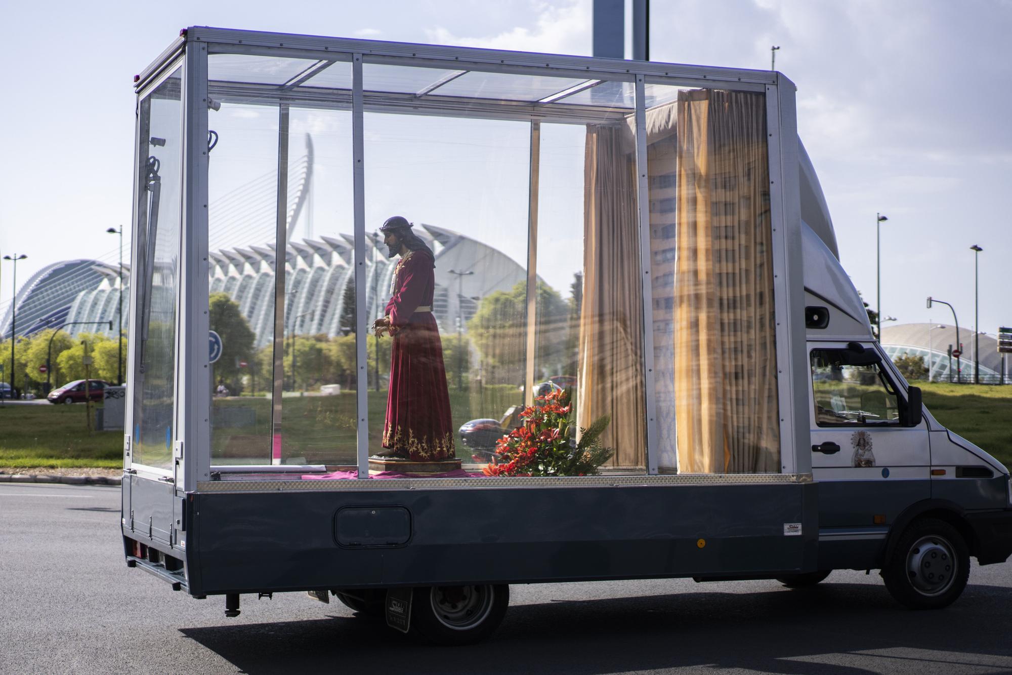 El Cristo de Medinaceli recorre València con el Maremovil