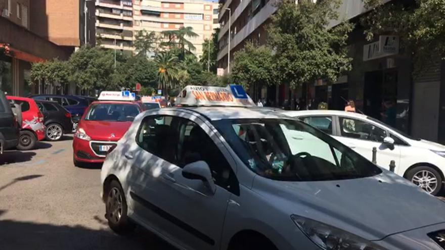 Manifestación de las autoescuelas cacereñas esta mañana