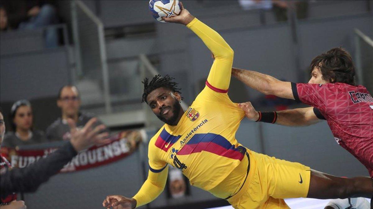 Dika Mem gana la partida a la defensa del Ademar