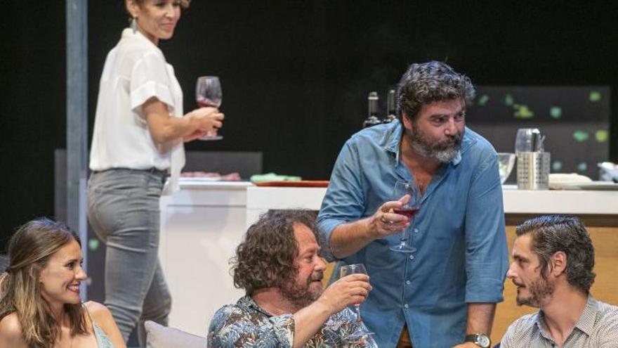 Una escena de la obra de teatro &quot;Perfectos desconocidos&quot;