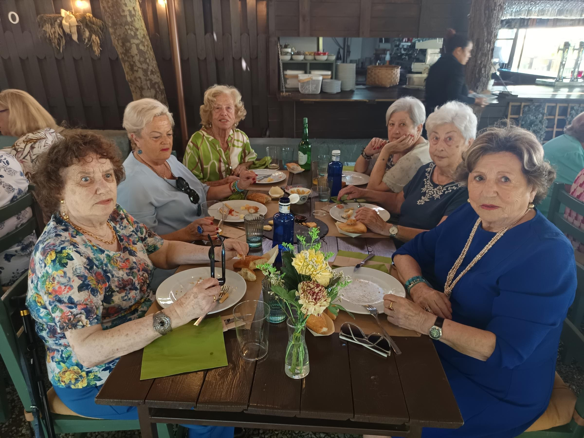 Exalumnas del Colegio de "les monjes" de Cangas, recuerdan su etapa estudiantil