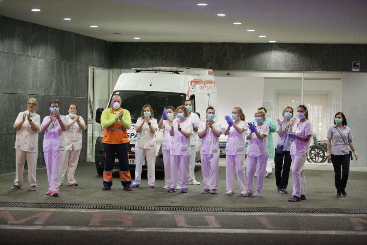 Estrés límite entre los sanitarios: "A veces lloramos, se te cae el alma a los pies"
