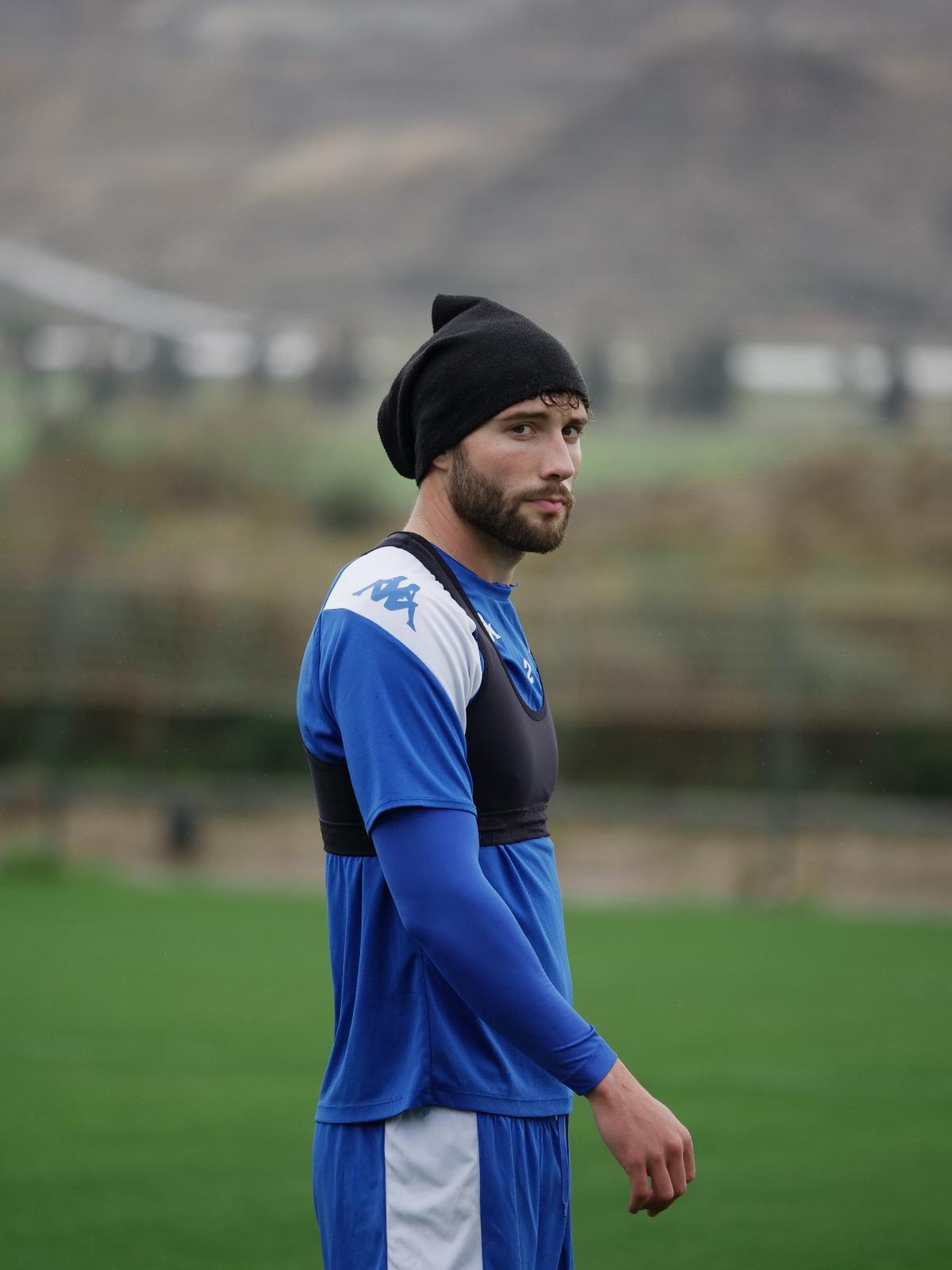 Samu Vázquez, en un entrenamiento con el Hércules antes de sufrir la lesión en el muslo.