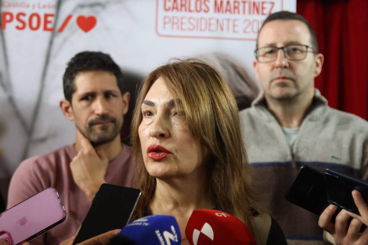 La candidatura socialista atiende a los medios para valorar la situación de la sanidad en la provincia.