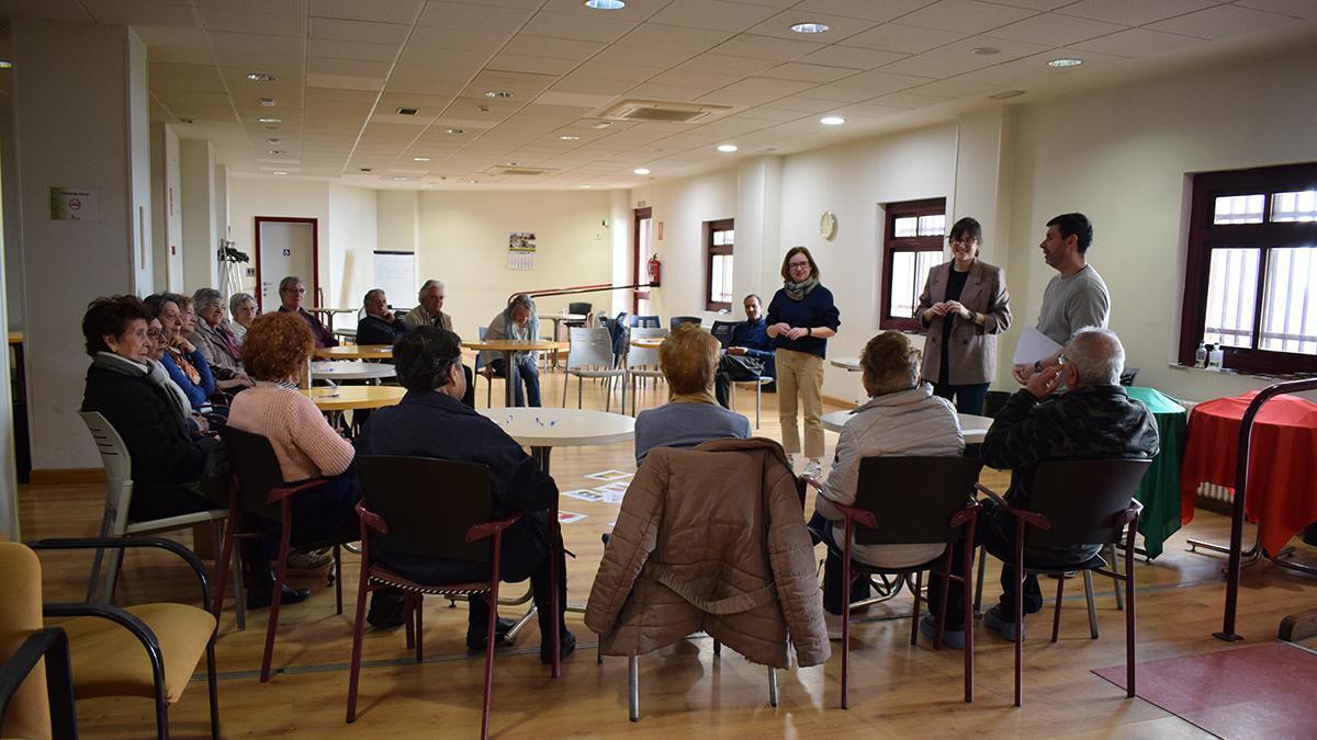 Participantes en los talleres de envejecimiento activo.