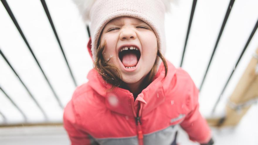 Sí, que tu hijo tenga una rabieta es algo natural en su desarrollo