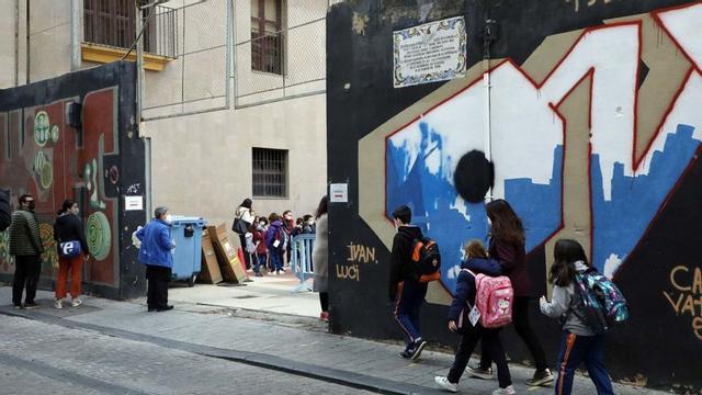 Niños y niñas regresaron ayer a las aulas después de las semanas de Navidad y Reyes. | M.A.MONTESINOS